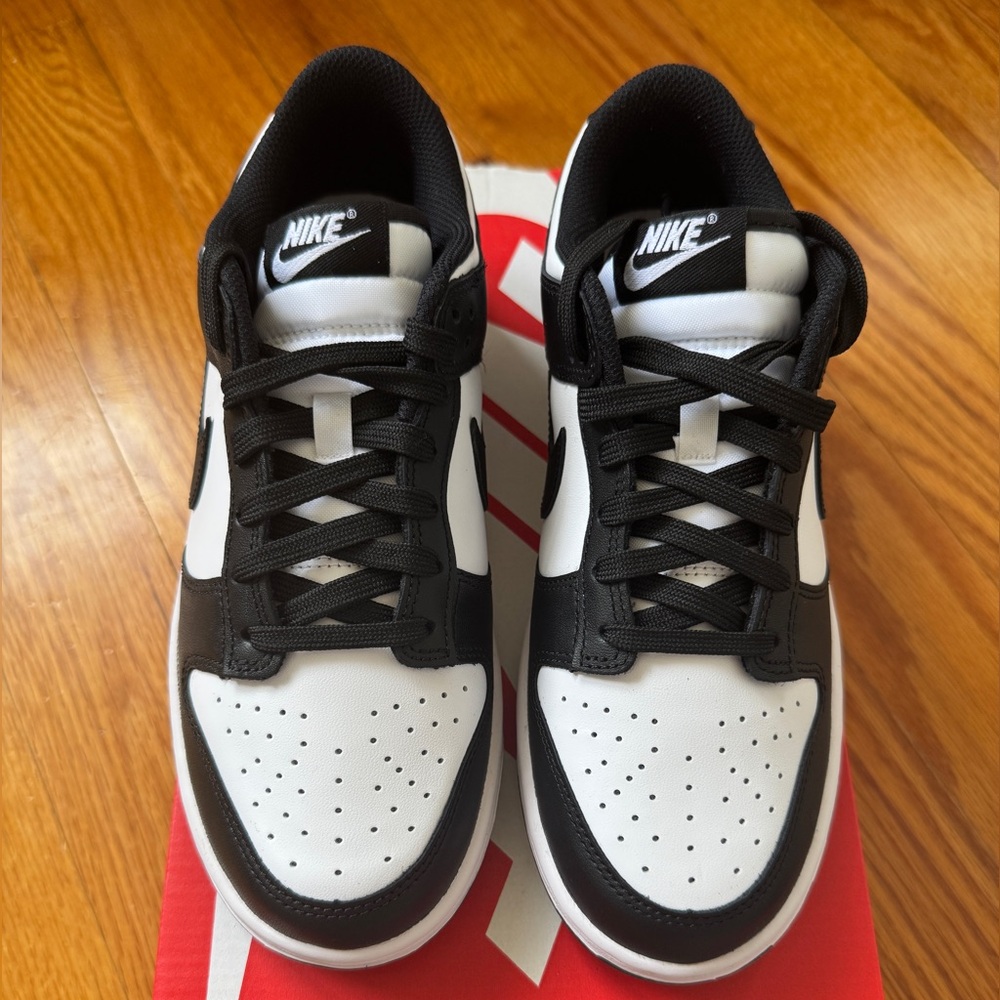 Nike Women’s Dunk Low Panda Size 8